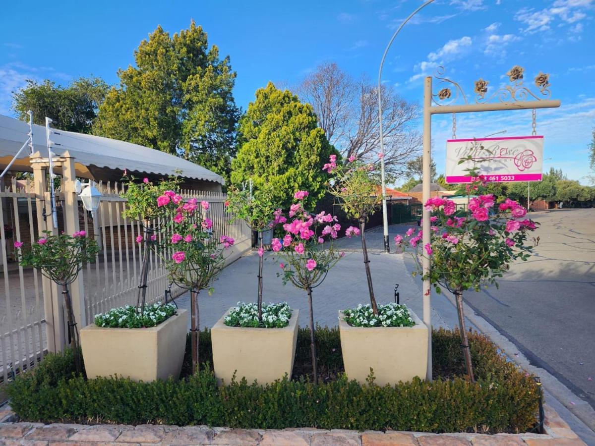 Villa Rose Cottages Bloemfontein Esterno foto