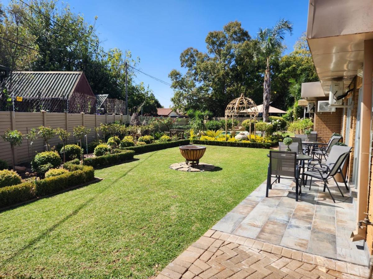 Villa Rose Cottages Bloemfontein Esterno foto